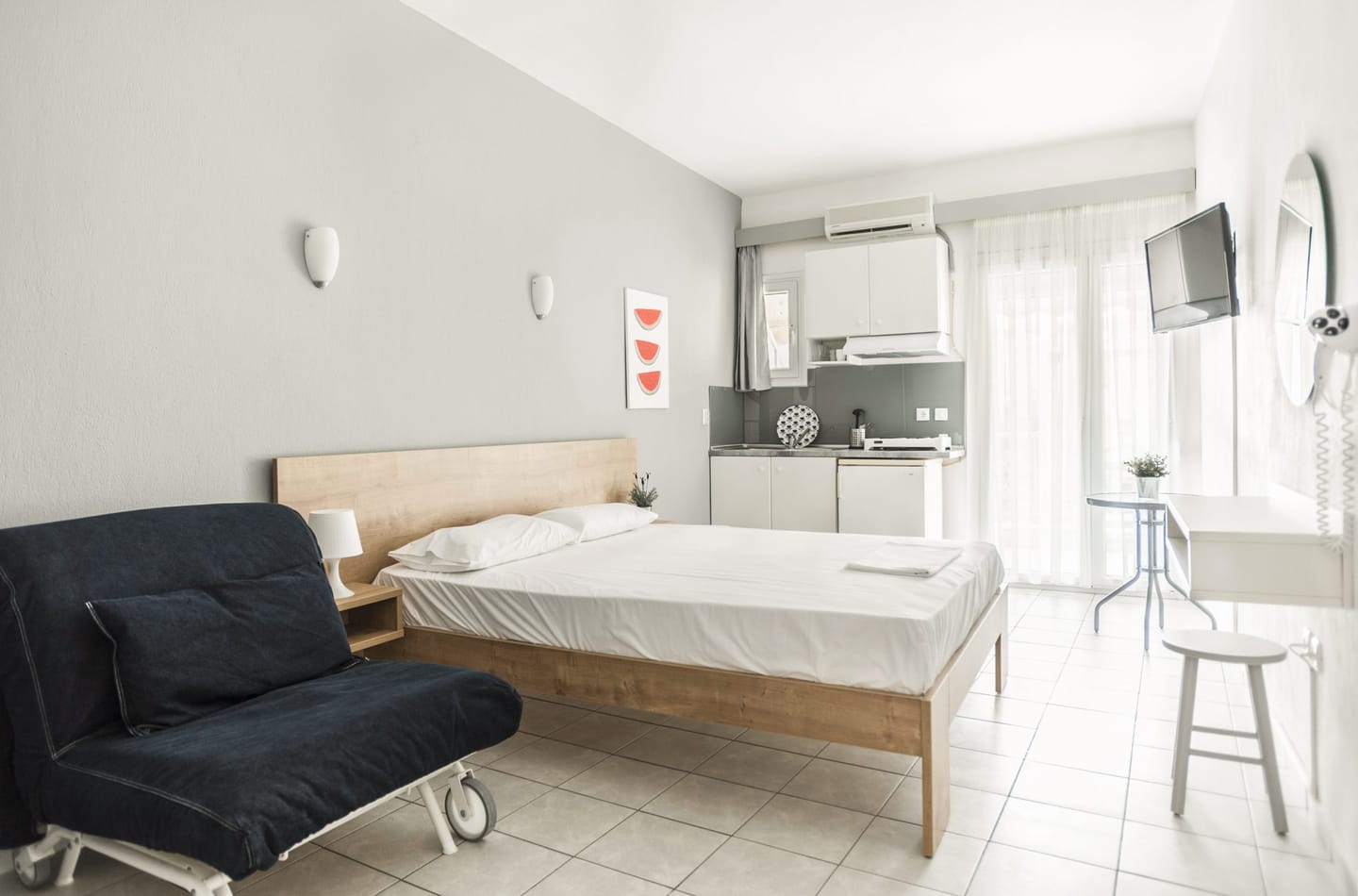 Studio with double bed and sofa bed